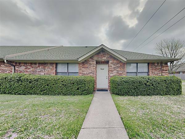 944 Austin Court, Weatherford, TX 76086