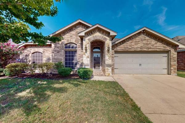 949 Sherry Lane,  Saginaw,  TX 76179