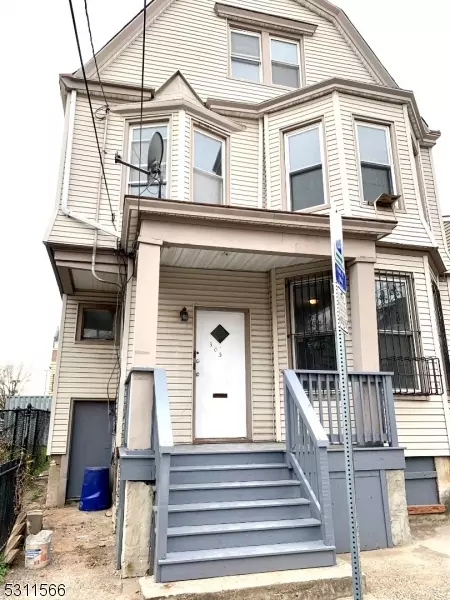 305 S 7th St, Newark City, NJ 07103