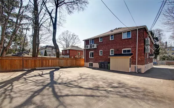 Toronto C04, ON M4N 2V4,1571 Mount Pleasant RD #5