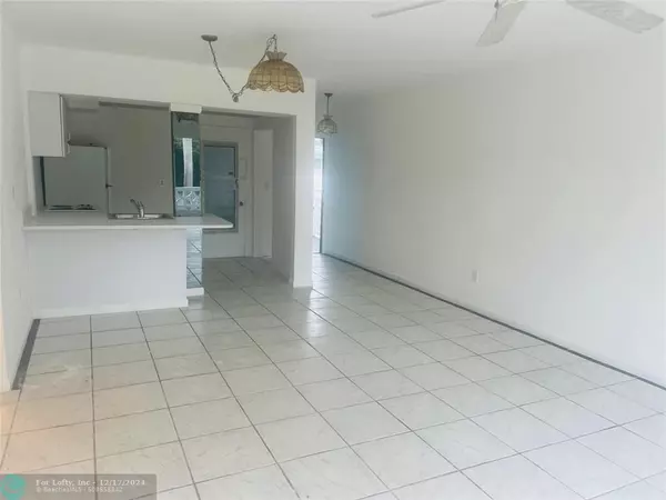 North Miami, FL 33161,12665 NE 16th Ave  #22