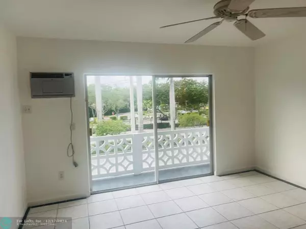 North Miami, FL 33161,12665 NE 16th Ave  #22