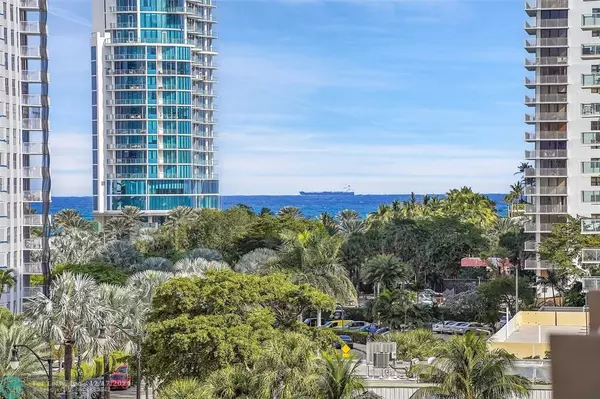 Sunny Isles Beach, FL 33160,250 174th St  #614