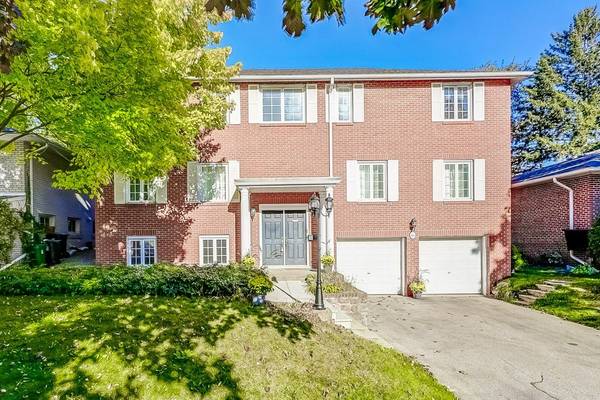 16 Woodvalley DR, Toronto W08, ON M9A 4H1