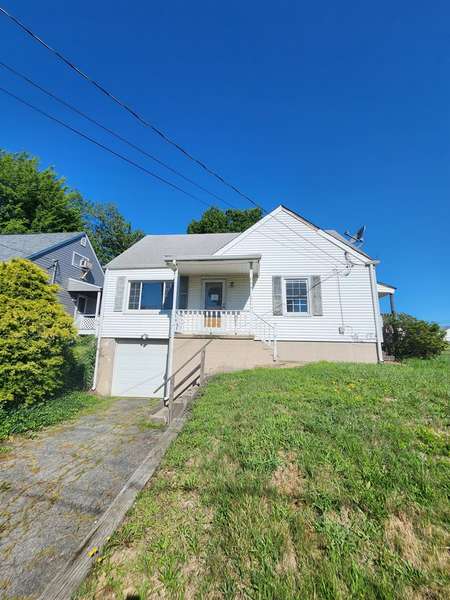 208 Greenbrier Road, Weirton, WV 26062