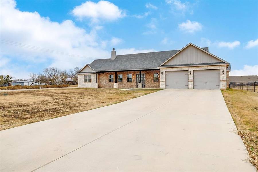 101 Consolation Drive, Millsap, TX 76066