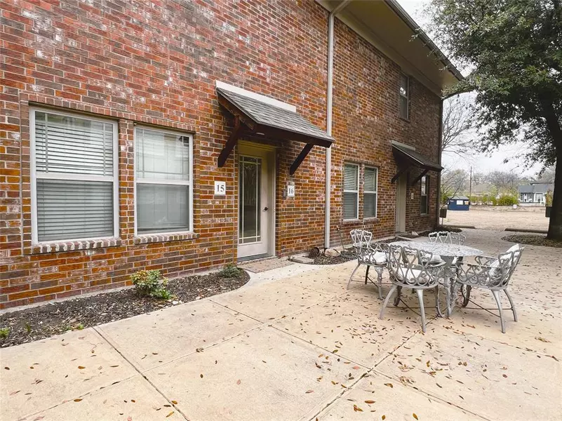 420 W Franklin Street #16, Waxahachie, TX 75165