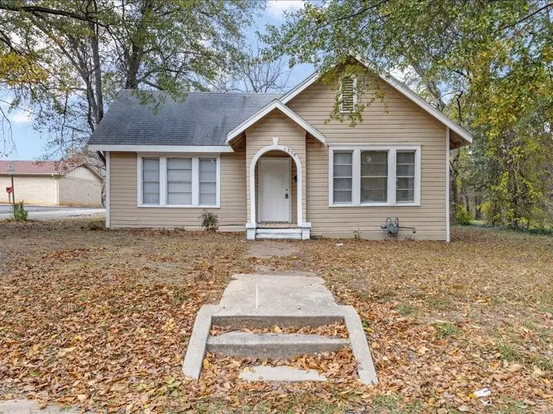 1358 Bonham Street, Paris, TX 75460