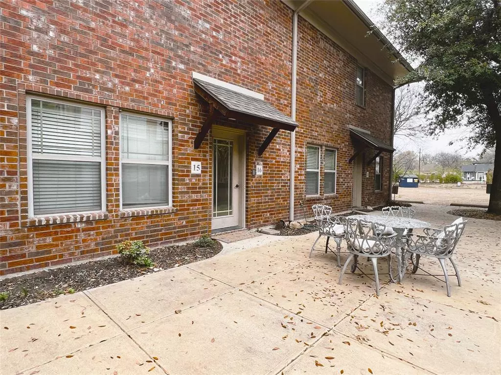 Waxahachie, TX 75165,420 W Franklin Street #16