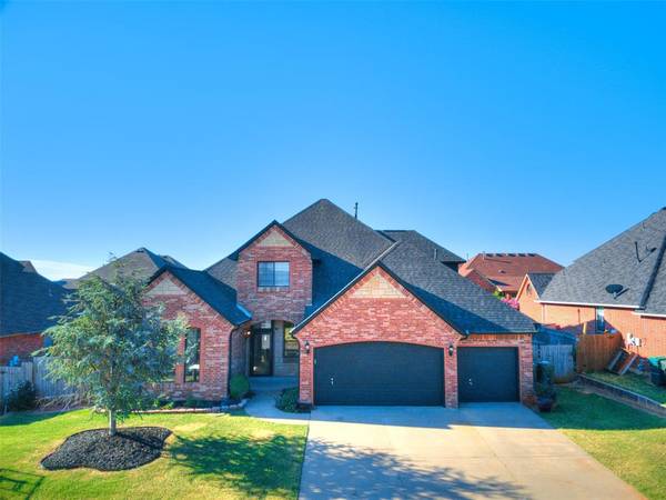 912 Preston Park Drive, Yukon, OK 73099