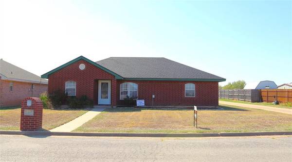 1405 Tumbleweed Trail,  Henrietta,  TX 76365