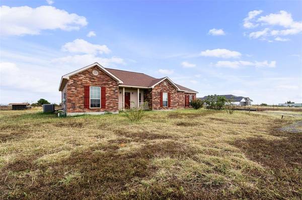 Grandview, TX 76050,11215 County Road 418