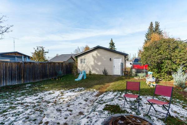 Airdrie, AB T4B 0P9,17 Aster PL Southeast