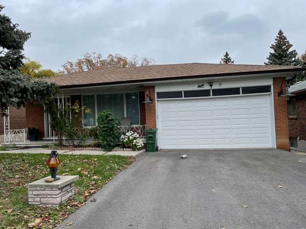 9 Ivybridge DR, Toronto W08, ON M9C 3R2