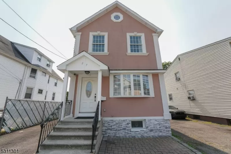 25 Rossiter Ave, Paterson City, NJ 07502