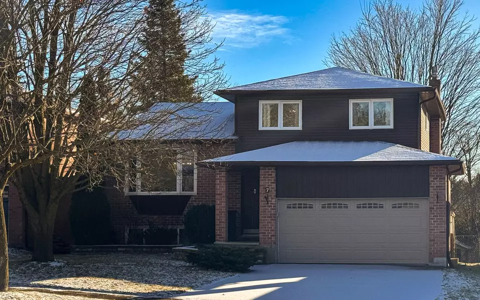 7 Beckett AVE, East Gwillimbury, ON L9N 1E6