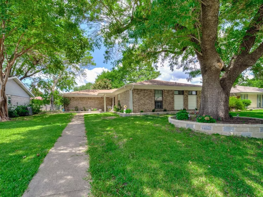 Mesquite, TX 75150,3327 Kensington Drive