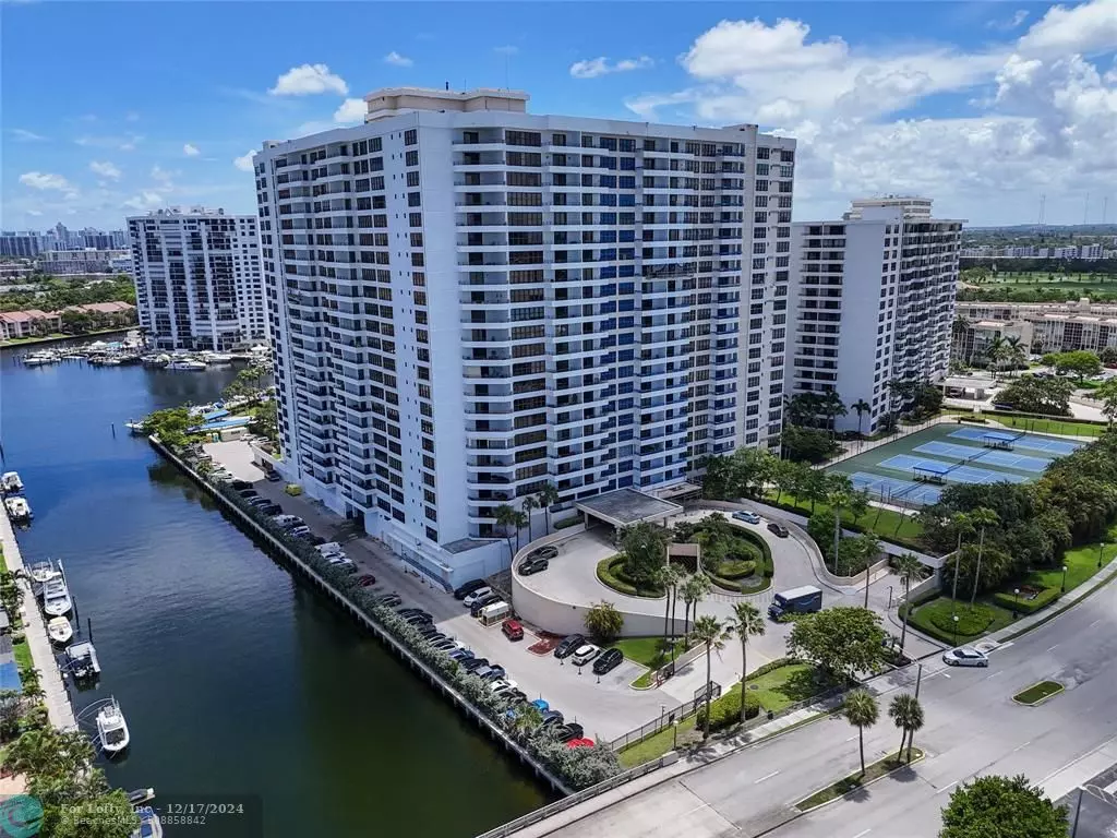 Hallandale Beach, FL 33009,2500 Parkview Dr  #1710