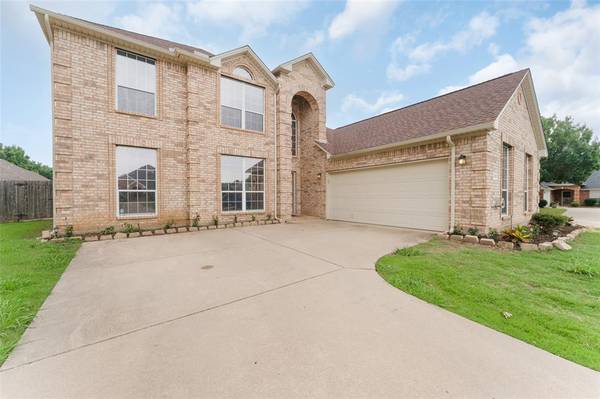 Grand Prairie, TX 75052,2708 Lake Country Drive