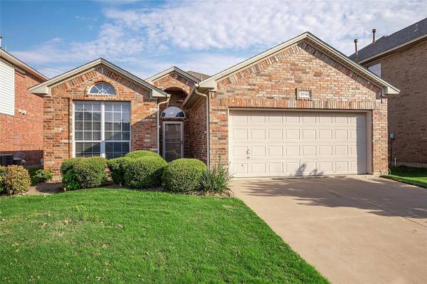 3741 Brandywine Lane, Fort Worth, TX 76244