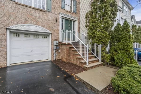 Lopatcong Twp., NJ 08865,3 Dogwood Ln