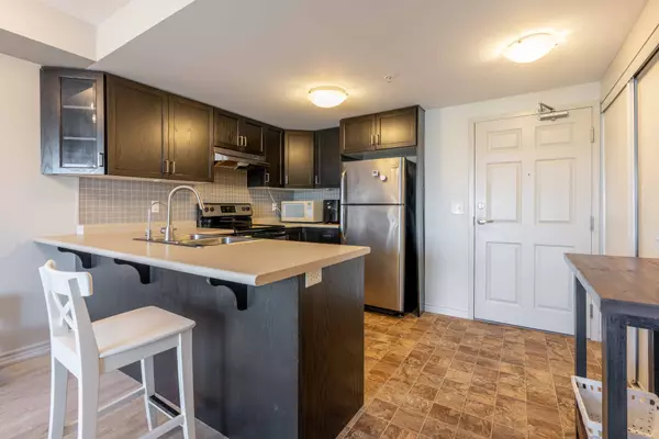 Guelph, ON N1L 0L3,67 Kingsbury SQ #311