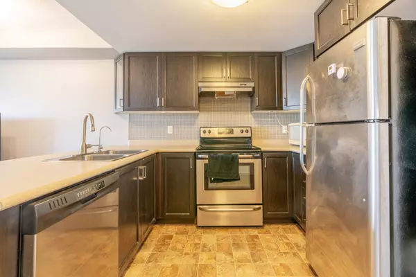 Guelph, ON N1L 0L3,67 Kingsbury SQ #311