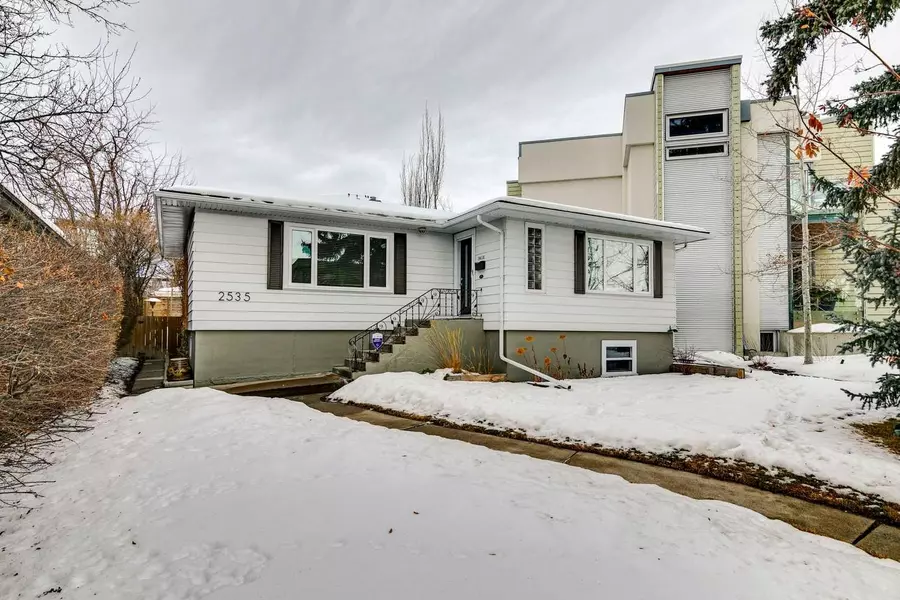 2535 19 ST Southwest, Calgary, AB T2T 4X4