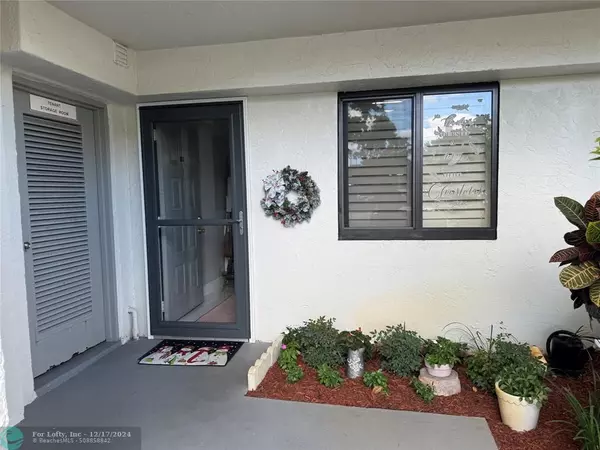 Pompano Beach, FL 33069,2221 Cypress Island Dr  #101