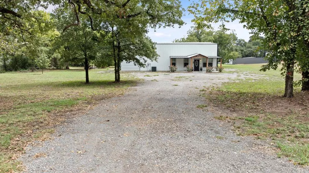 562 Barnes Road, Cleburne, TX 76031