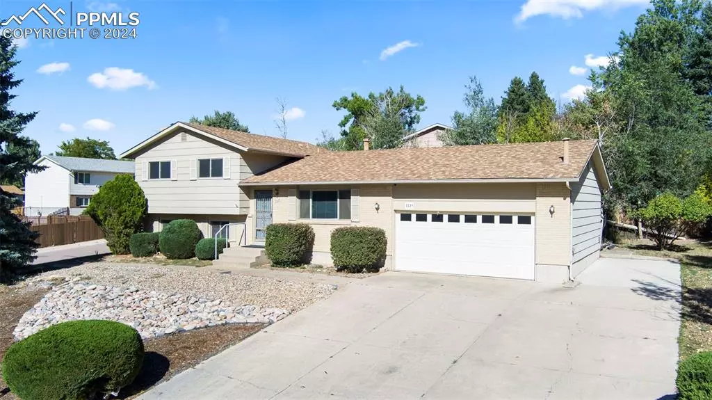 Colorado Springs, CO 80917,3325 Raindrop DR