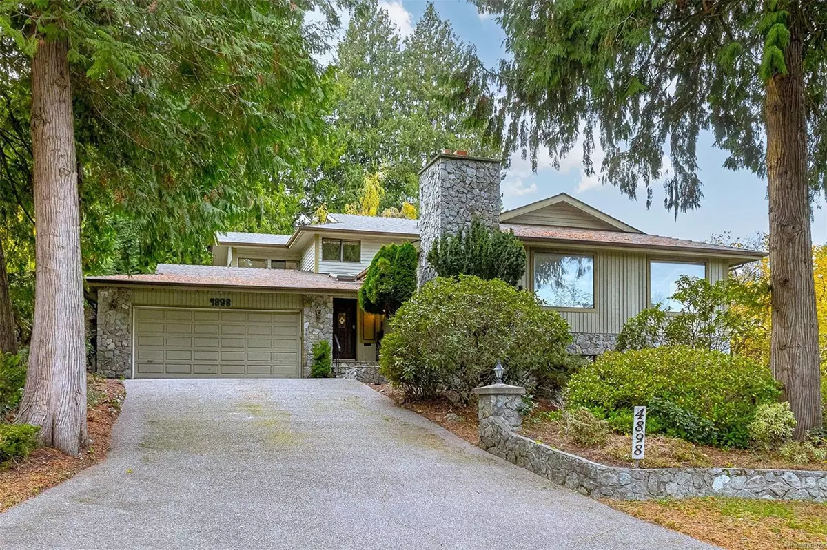 Saanich, BC V8Y 2T3,4898 Alamida Cres