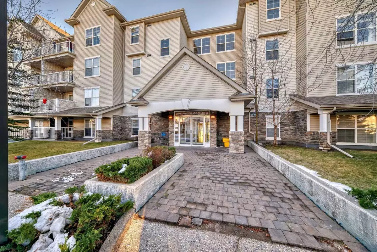 Calgary, AB T2Y 2W3,2000 Applevillage CT Southeast #405