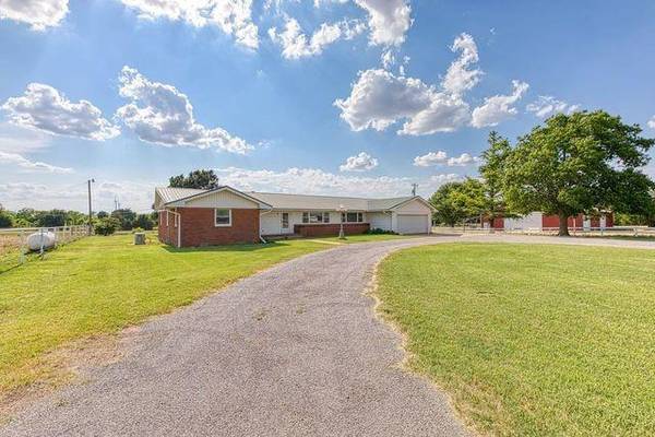 1100 W Shepherd Street,  Seiling,  OK 73663