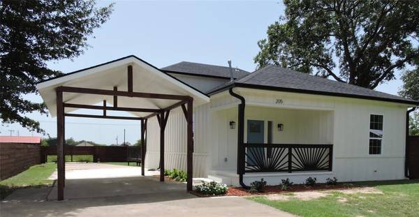 205 W Market Street, Mabank, TX 75147