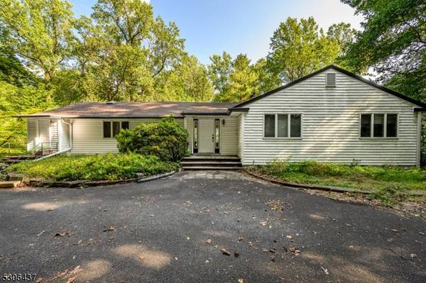 137 Orchard Rd,  Watchung Boro,  NJ 07069