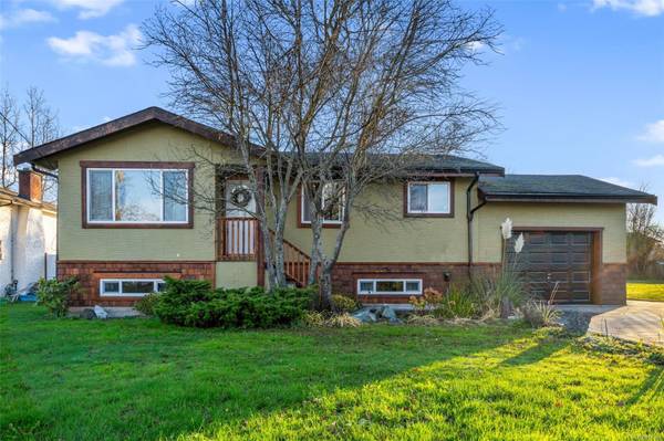 2221 Bradford Ave, Sidney, BC V8L 2C8