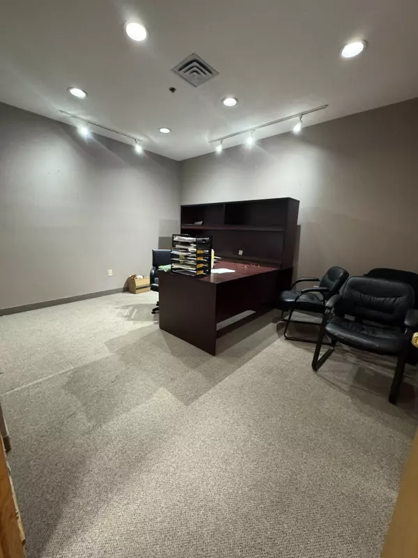 Mississauga, ON L5S 1N6,7370 Bramalea RD #20