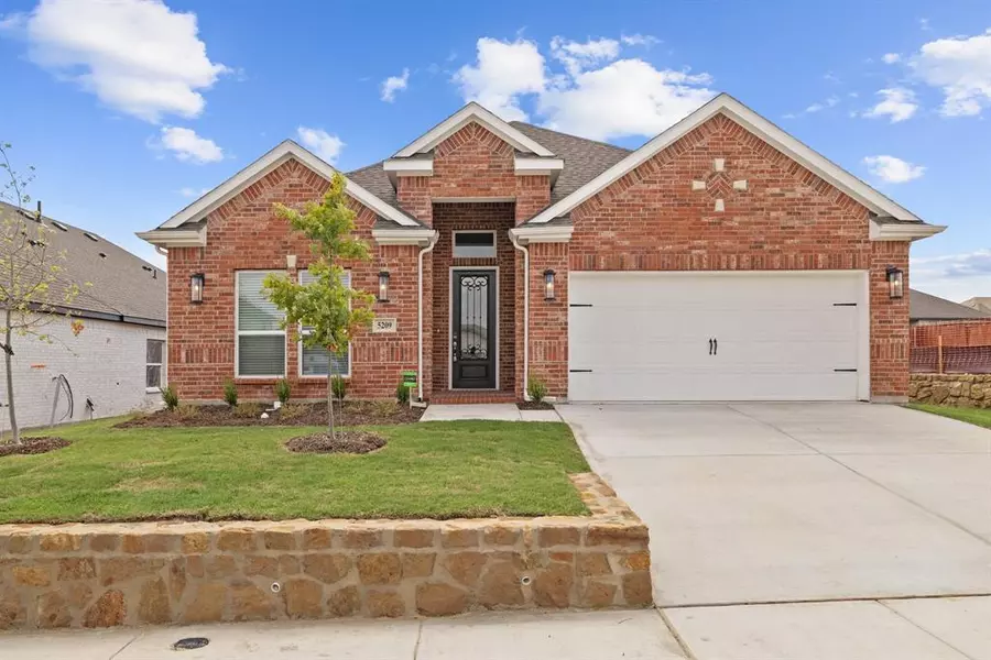 5209 Deep Creek Drive, Fort Worth, TX 76179