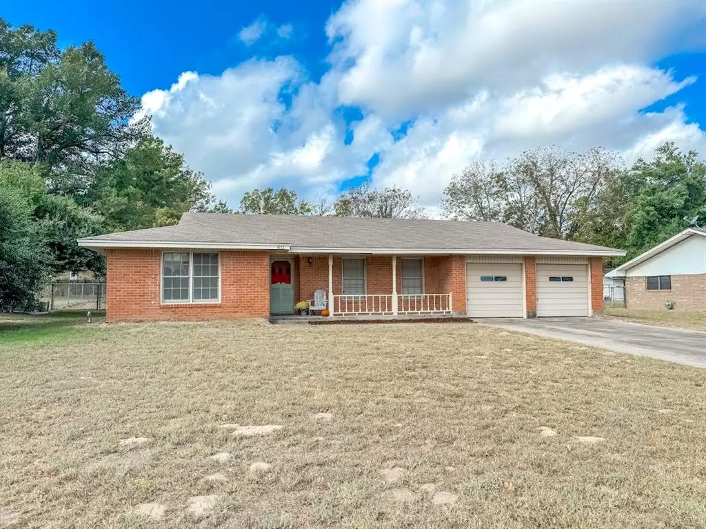 Teague, TX 75860,811 N 8th Avenue