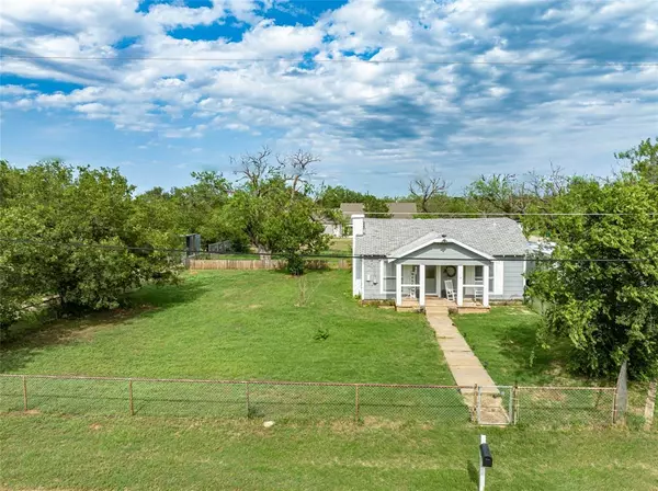 Breckenridge, TX 76424,310 S Iowa Street