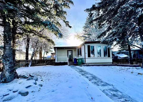 5731 59 Avenue AVE, Rocky Mountain House, AB T4T 1J1