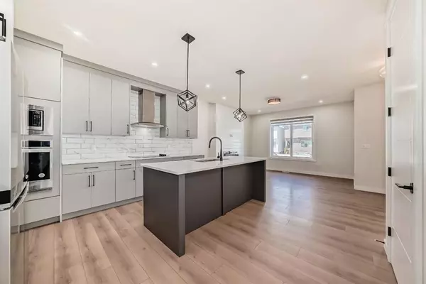 Calgary, AB T3J2j1,4834 87 AVE Northeast