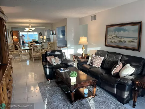 Fort Lauderdale, FL 33308,6453 Bay Club Drive  #4