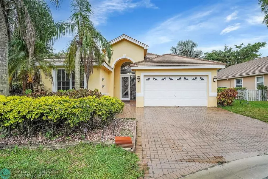 12132 Glenmore Dr, Coral Springs, FL 33071