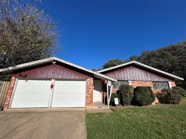 4745 Shady Hill Drive, Forest Hill, TX 76119