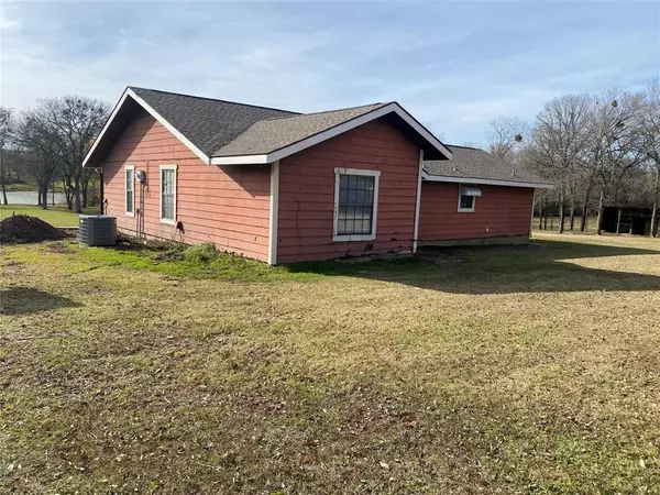 550 Rs County Road 1531, Point, TX 75472