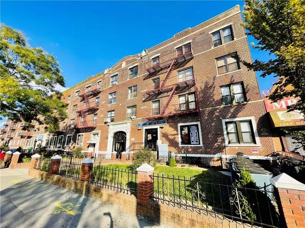 Brooklyn, NY 11235,3045 Ocean Pkwy #4D