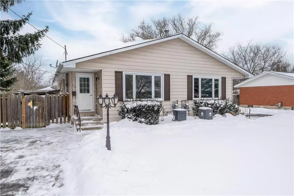 Greater Napanee, ON K7R 2B9,433 DUNDAS ST W