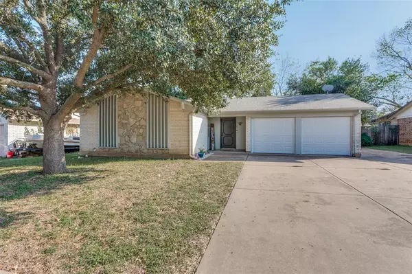 1117 Lee Ann Street, Crowley, TX 76036